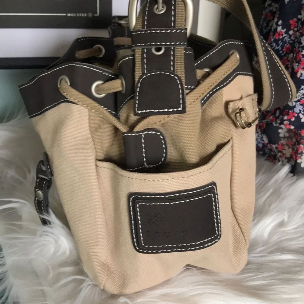 Sherpani Tan and Black Shoulder Bag - Picture 3 of 16